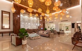 Sun Palace